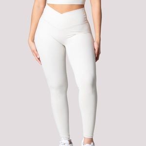 BONE EMBRACE LEGGINGS
